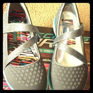 Sketchers size 3.5
